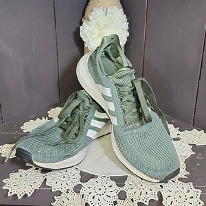 Adidas Sneakers Size 7